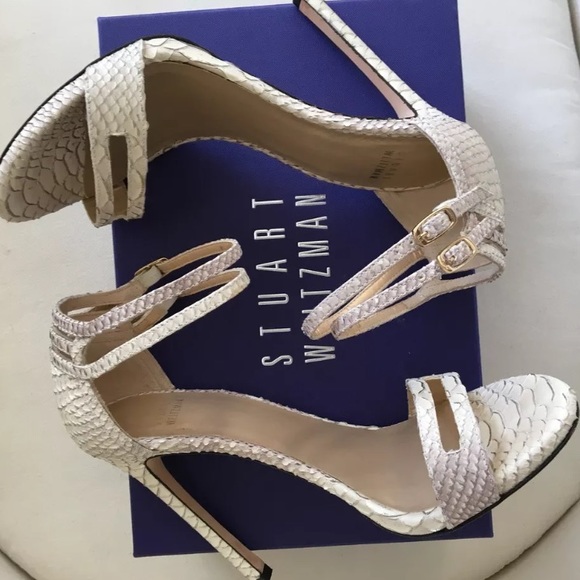 Stuart Weitzman - Picture 4 of 8